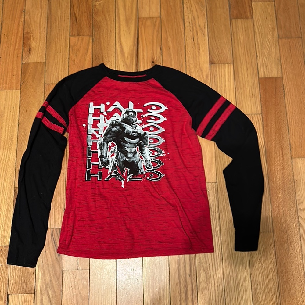 Boys long sleeve Halo shirt size XL 18/20 from a smoke free home